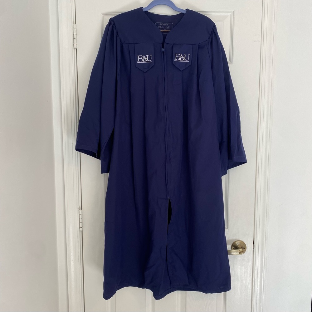 FAU Graduation Gown by Oak Hall GreenWeaver – Size 5'6" to 5'8"